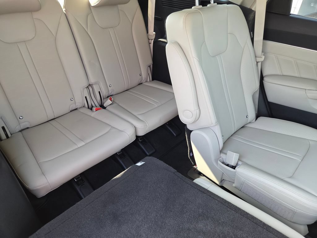 Used 2025 Kia Sorento SX AWD/4WD image 5