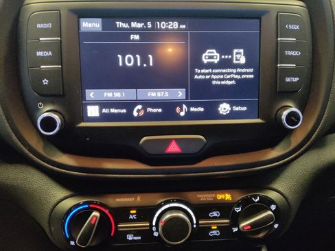 Used 2025 Kia Soul LX image 25