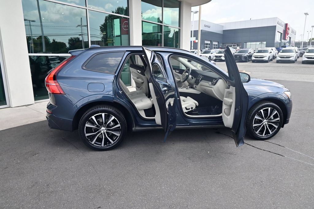 Used 2024 Volvo XC60 B5 Ultimate w/ Protection Package Premier AWD/4WD image 37