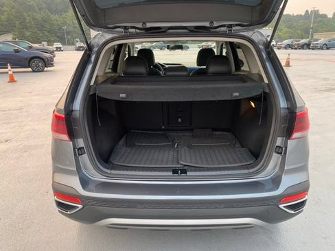 Used 2022 Volkswagen Taos SE w/ Panoramic Sunroof Package FWD image 12