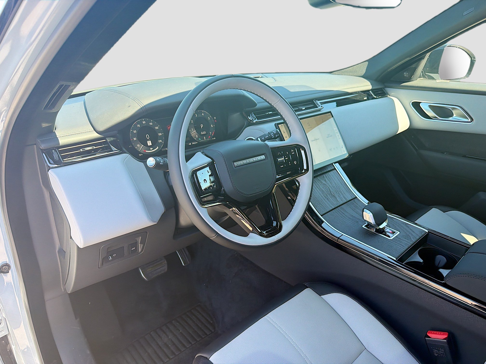 New 2026 Land Rover Range Rover Velar Dynamic SE AWD/4WD image 25