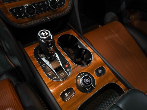 Used 2018 Bentley Bentayga Activity AWD/4WD image 12