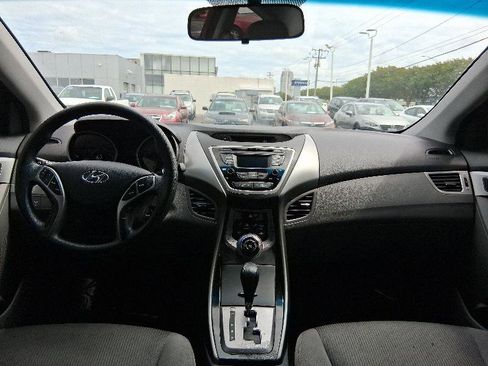 Used 2013 Hyundai Elantra image 18