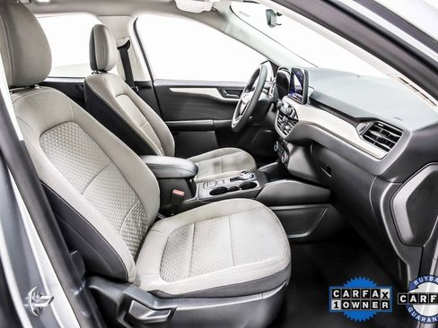 Used 2022 Ford Escape SE image 30