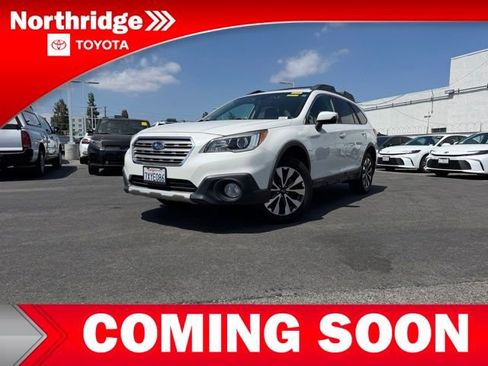 Used 2017 Subaru Outback 3.6R Limited AWD/4WD image 3