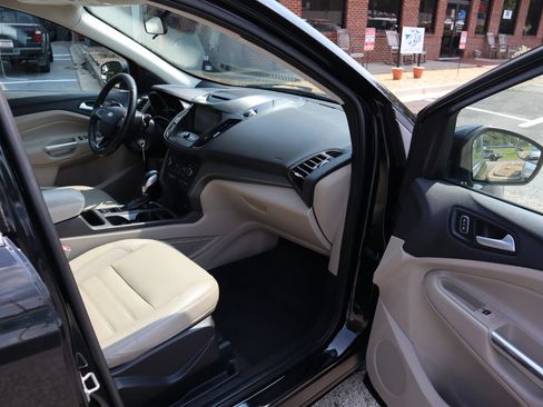 Used 2018 Ford Escape SEL AWD/4WD image 16