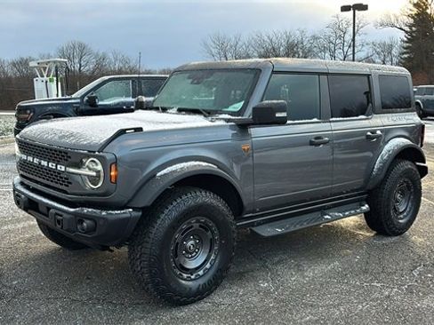 New 2025 Ford Bronco Badlands image 3