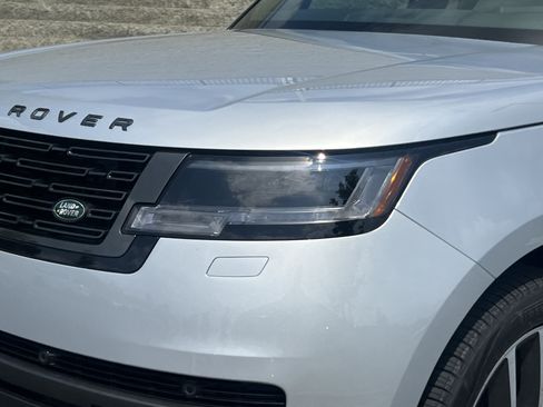 Used 2025 Land Rover Range Rover SE AWD/4WD image 13