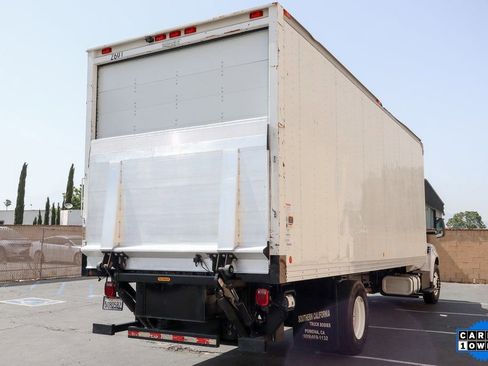 Used 2017 Ford F750 2WD Regular Cab Super Duty image 11