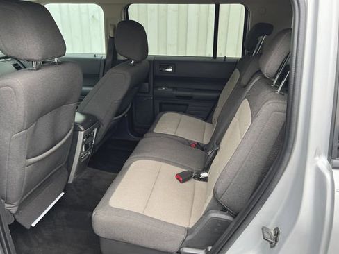 Used 2011 Ford Flex SE image 12