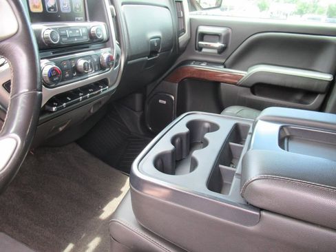 Used 2018 GMC Sierra 1500 SLT w/ SLT Premium Package AWD/4WD image 16