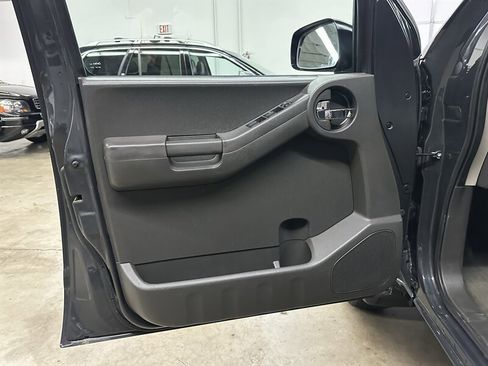 Used 2012 Nissan Xterra PRO-4X image 25