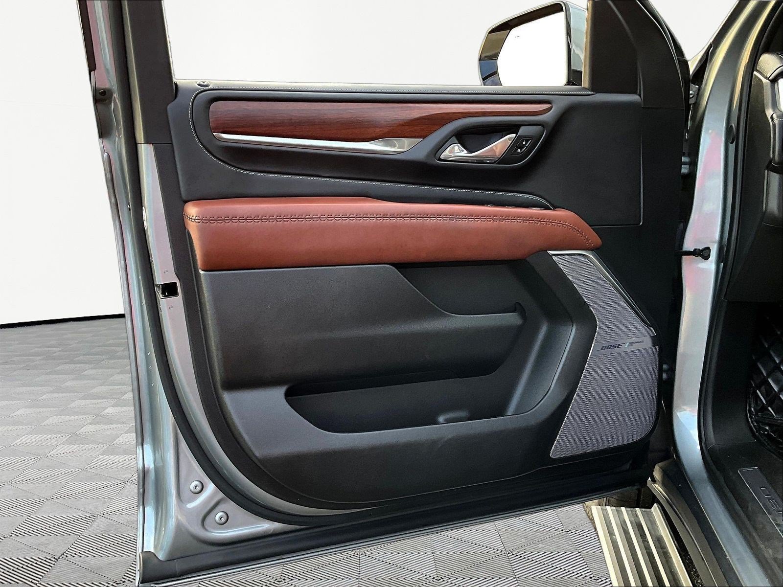 Used 2023 GMC Yukon XL Denali Ultimate w/ LPO, Floor Liner Package AWD/4WD image 20
