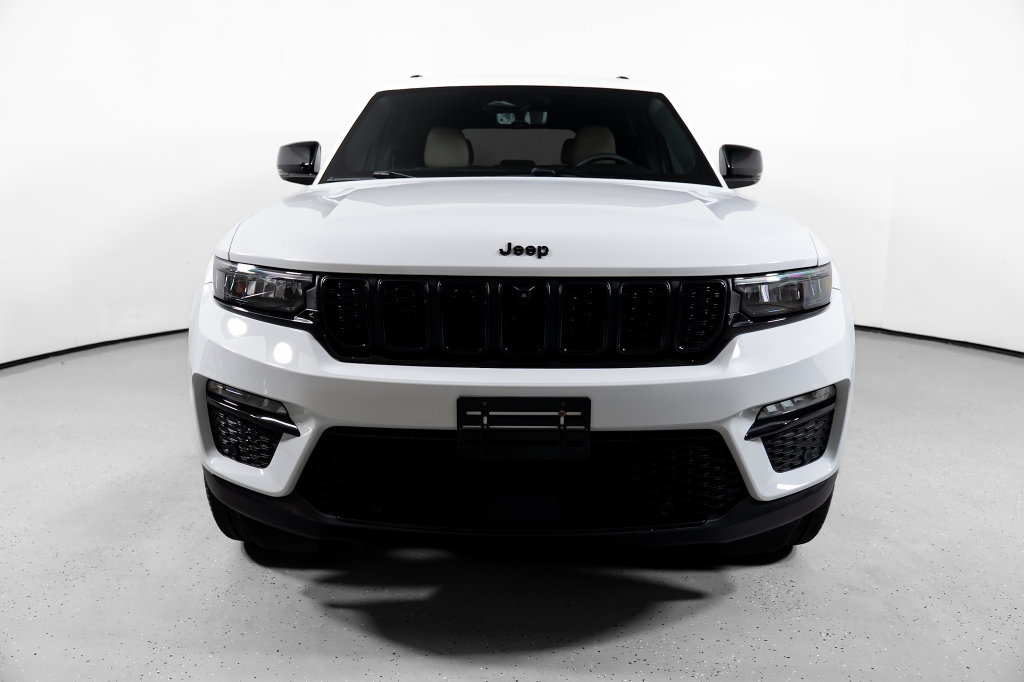 Used 2023 Jeep Grand Cherokee Limited w/ Luxury Tech Group II RWD image 18
