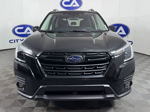 Used 2024 Subaru Forester Premium image 2