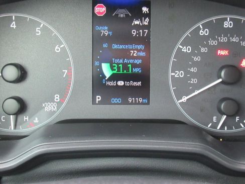 Used 2024 Toyota Corolla Cross LE image 29