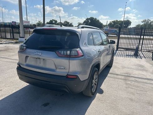 Used 2021 Jeep Cherokee Latitude Plus FWD image 4