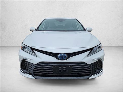 Used 2021 Toyota Camry XLE w/ Cold Weather Package image 2