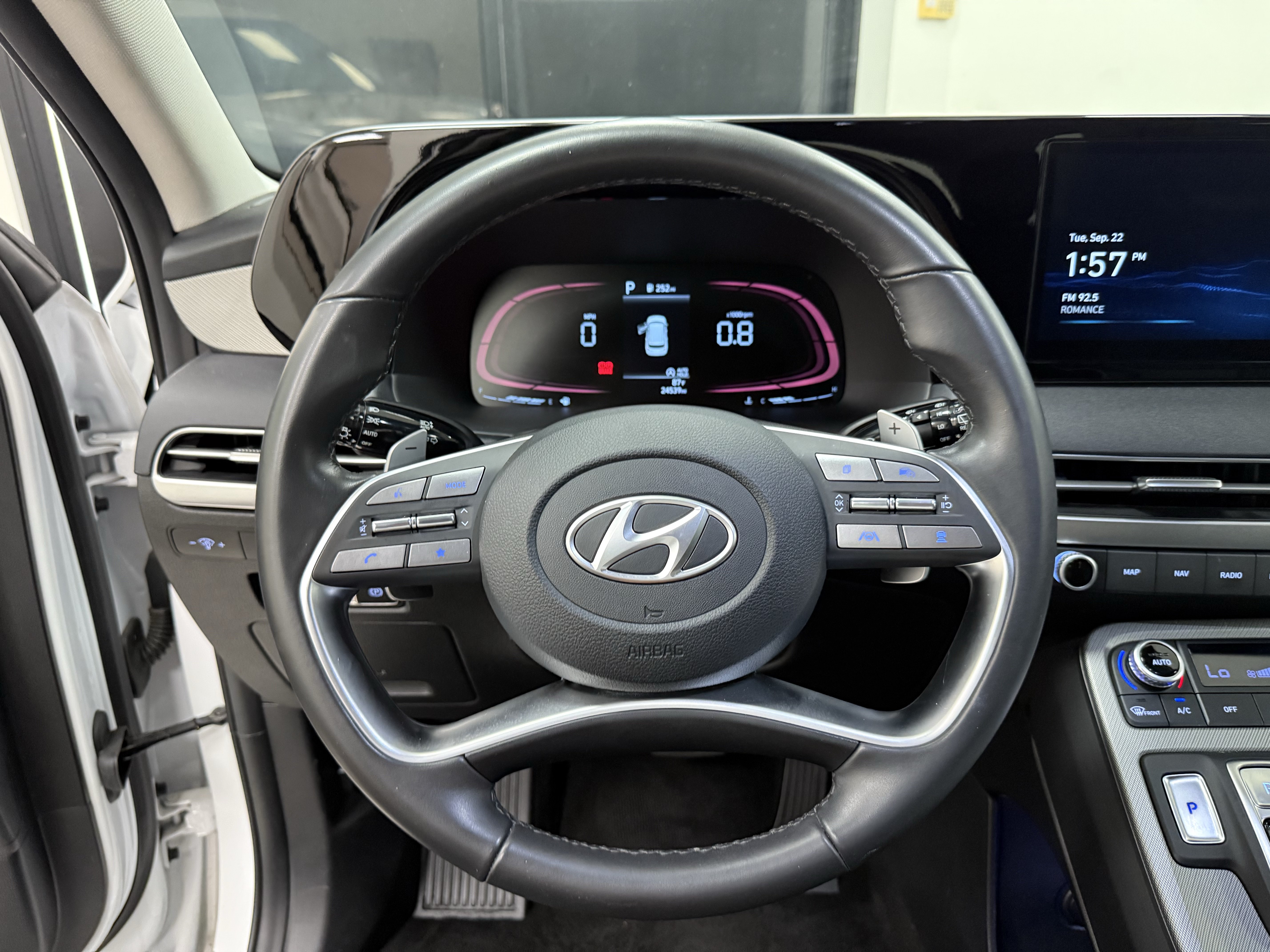 Used 2025 Hyundai Palisade SEL FWD image 18