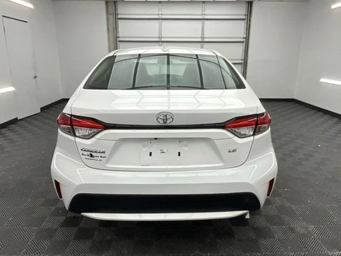 Used 2021 Toyota Corolla LE image 22