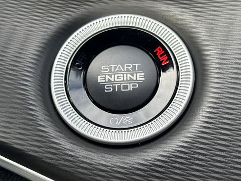 New 2025 Jeep Grand Cherokee Altitude image 27