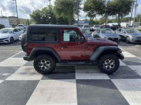 Used 2022 Jeep Wrangler Rubicon AWD/4WD image 3