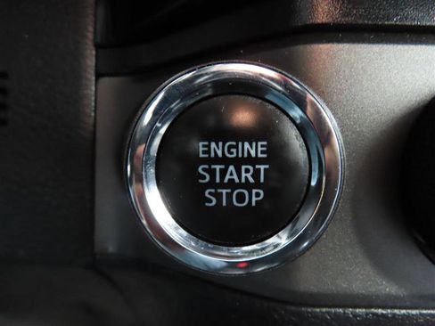 Used 2018 Toyota Tacoma TRD Off-Road w/ Technology Package image 17