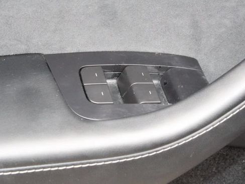 Used 2023 Tesla Model Y Long Range AWD/4WD image 10