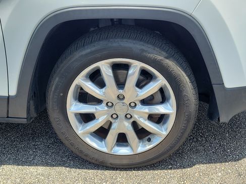 Used 2016 Jeep Cherokee Limited FWD image 7