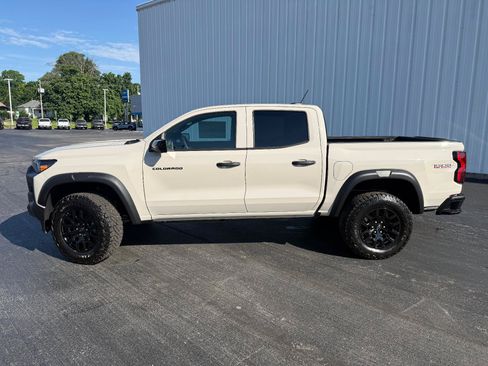 New 2026 Chevrolet Colorado Trail Boss AWD/4WD image 2