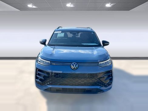 New 2026 Volkswagen Tiguan SE R-Line image 5