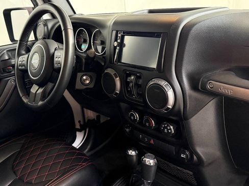 Used 2017 Jeep Wrangler Unlimited Sport w/ Quick Order Package 24S AWD/4WD image 38