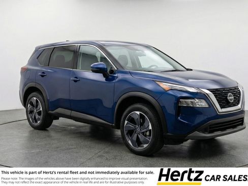 Used 2025 Nissan Rogue SV image 1
