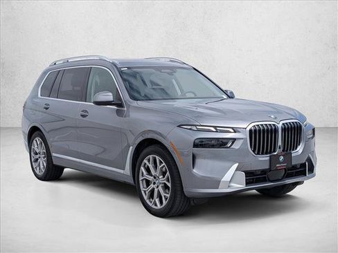 Used 2026 BMW X7 xDrive40i AWD/4WD image 3
