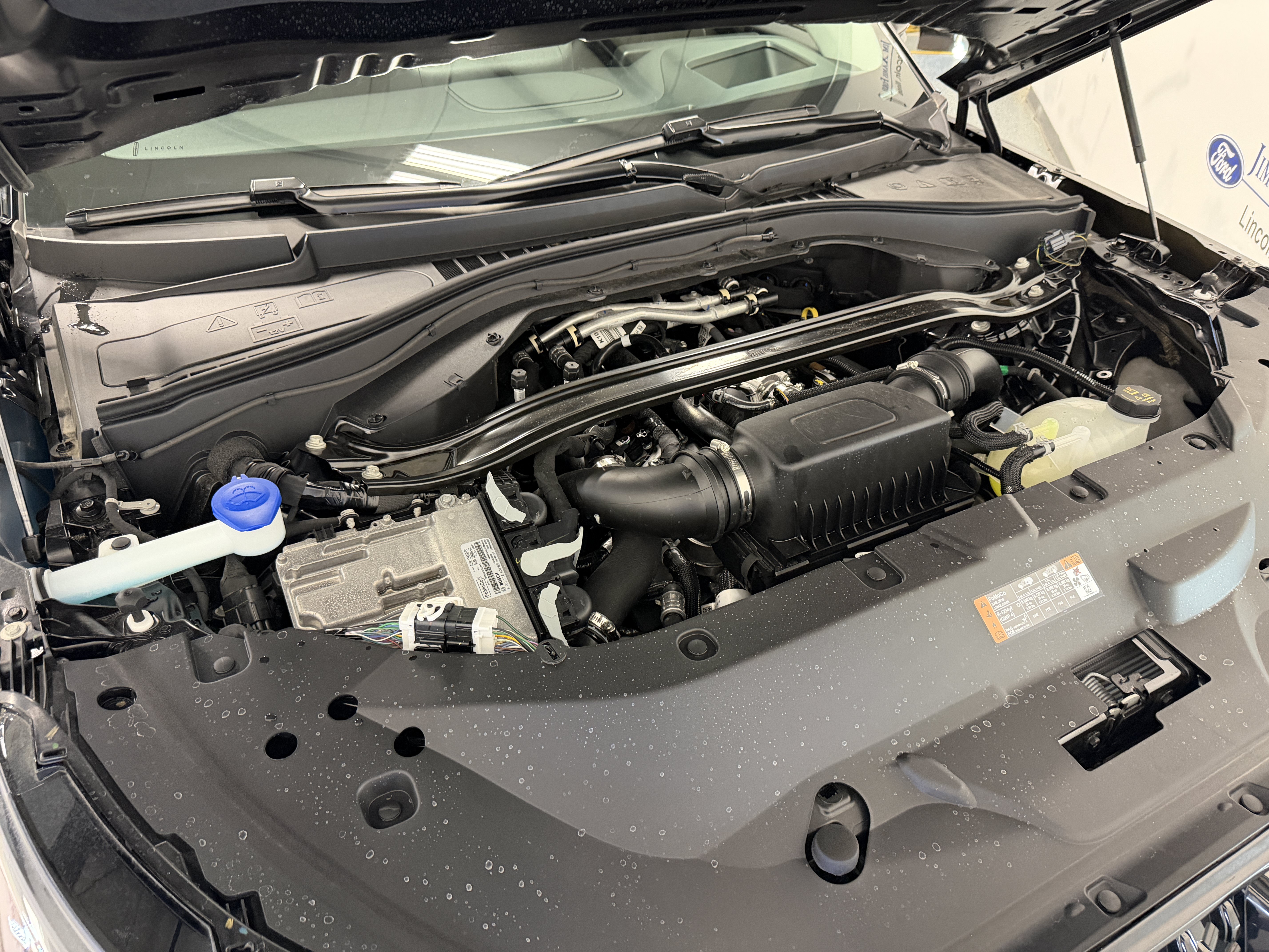 Used 2025 Lincoln Aviator AWD w/ Jet Appearance Package image 32