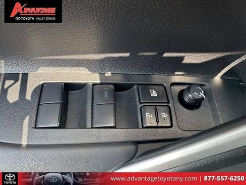 Used 2026 Toyota Corolla Cross AWD Hybrid image 20