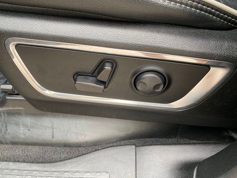 Used 2025 RAM 1500 Laramie image 36