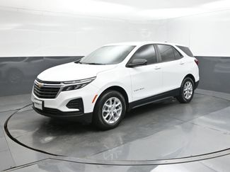 Used 2022 Chevrolet Equinox LS w/ LS Convenience Package image 1