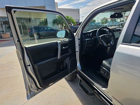 Used 2023 Toyota 4Runner SR5 Premium w/ Moonroof Package RWD image 19