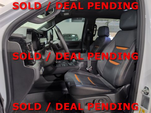 Used 2025 GMC Sierra 3500 AT4 w/ AT4 Premium Plus Package AWD/4WD image 8