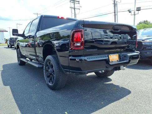 Certified 2025 RAM 2500 Big Horn AWD/4WD image 18
