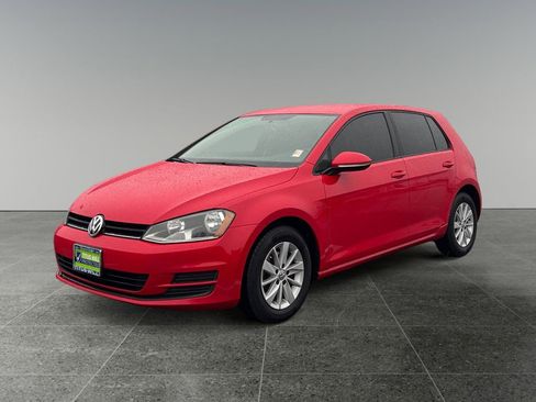Used 2017 Volkswagen Golf S image 3
