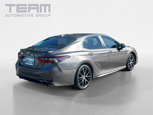 Used 2023 Toyota Camry SE image 7