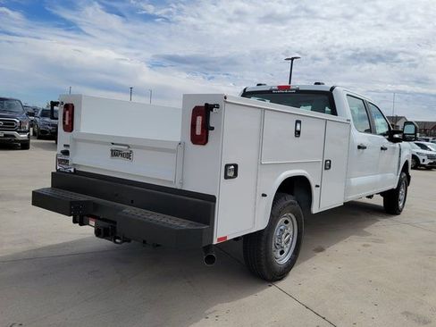 New 2026 Ford F250 XL w/ XL Chrome Package image 3