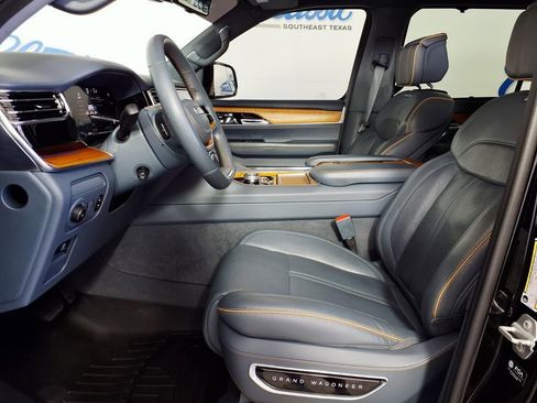 Used 2022 Jeep Grand Wagoneer Series II image 7