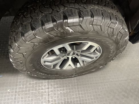 Used 2017 Ford F150 Lariat w/ Equipment Group 502A Luxury image 26