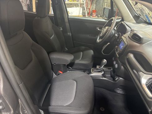 Used 2018 Jeep Renegade Sport w/ Power & Air Group image 17