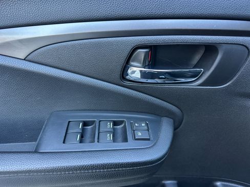 Used 2022 Honda Pilot Sport image 12
