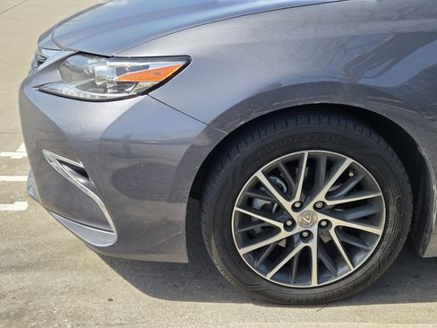 Used 2016 Lexus ES 350 w/ Luxury Package w/Wood Trim image 8