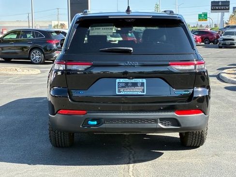 Used 2023 Jeep Grand Cherokee Trailhawk w/ Advanced Protech Group II AWD/4WD image 7